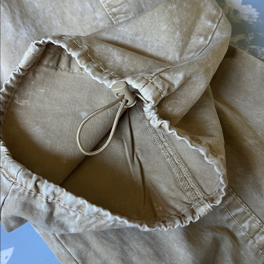 NWT. True Religion, size 32 (aka sz 14), Bobbi low-rise baggy cargos - Picture 16 of 16